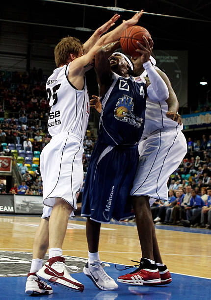 现出了极强 现出了极强