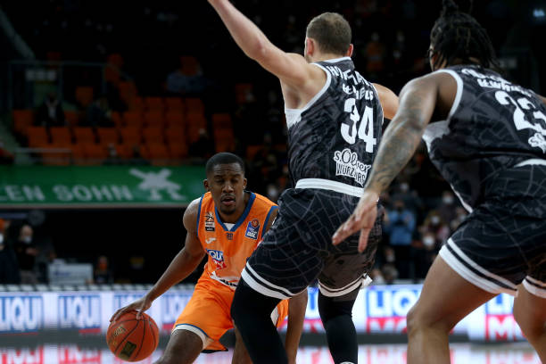 的赛季开局 的赛季开局